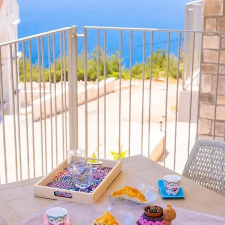 Διαμέρισμα Goekyuezue *
