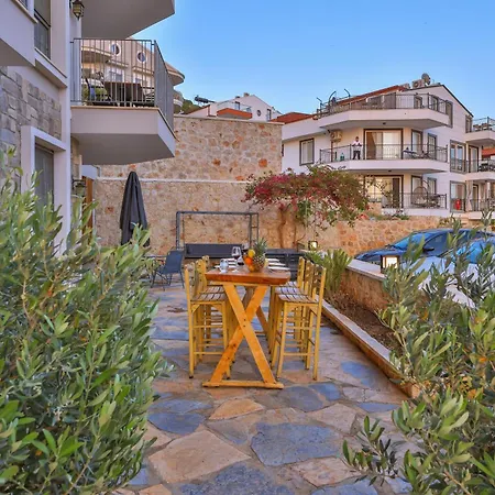 Goekyuezue Apartament *